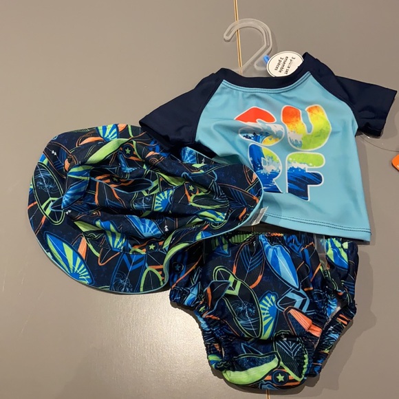 Sea me Swim rash guard with reusable diaper & hat - Picture 4 of 4